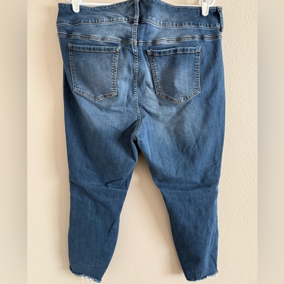 Torrid Premium Women's‎ Distressed Blue Denim Jeans w/ Ankle Zippers size 20R - Picture 7 of 7